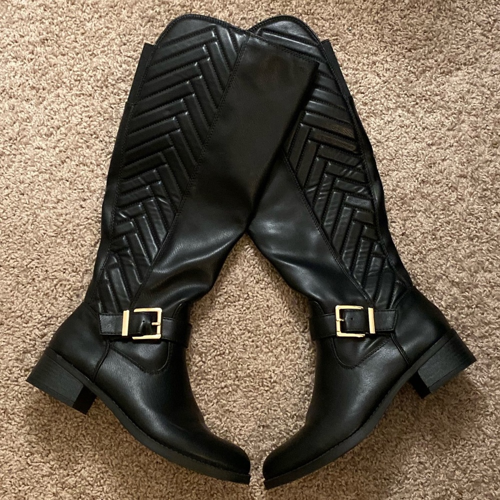NEW 7 1/2 black boots